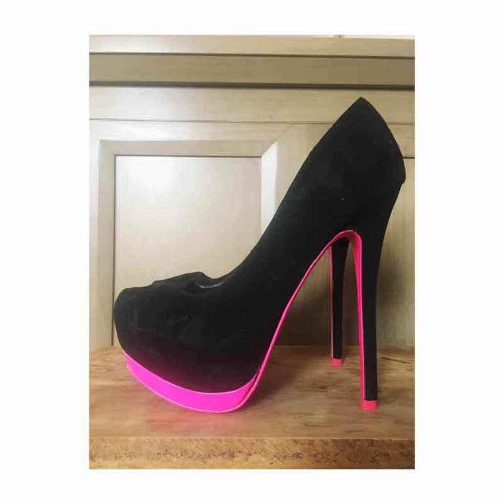 Sexy black/hot pink suede like heels NEW